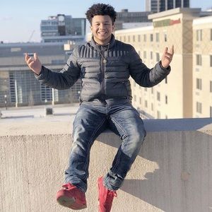 Meet your Posher, Kameron